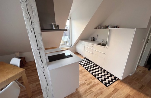 Siska District Apartamento | Spacious 3-bedroom with AC and WiFi in Ljubljana