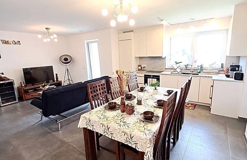 Kehlen Apartamento | Spacious 3 Bedrooms with Garden View