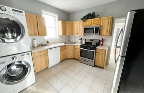 North Bergen Apartamento | Spacious 3 br 1 bath close to NYC - FREE Parking