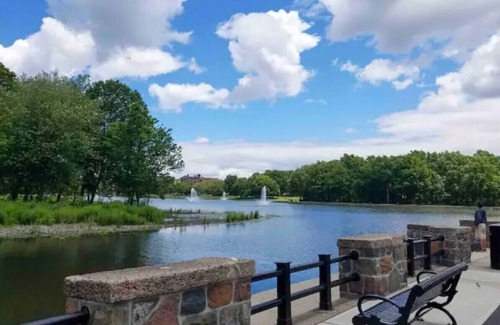 North Bergen Apartamento | Spacious 3 br 1 bath close to NYC - FREE Parking
