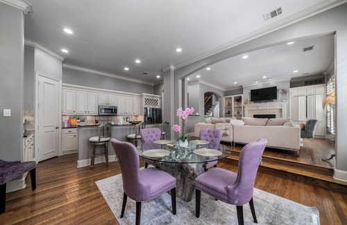 Oak Lawn Casa | Spacious 3 lvl Oak Lawn Townhouse close to Uptown, Downtown, Highland Park, SMU