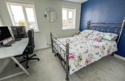 Hetton-le-Hole Casa | Spacious 3-Storey Home from Home in Hetton le Hole