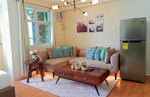 Sasa Apartamento | Spacious 36sqm Studio with 65" TV Netflix Karaoke and Pool Access Near Airport and Samal Ferry