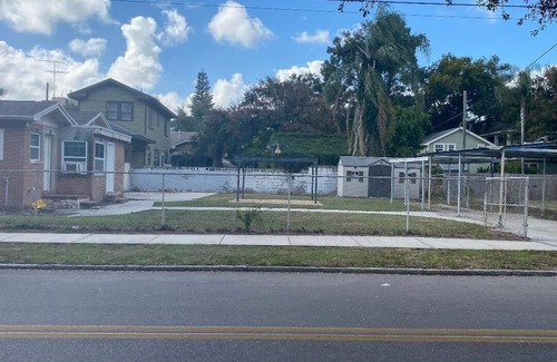 Tampa Heights Casa | Spacious 3bd 3bth home walking distance to Ybor City & Armature Works