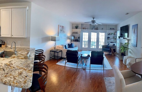 Edgehill Farm Condominio | Spacious 3bdrm lake view condo close to EVERYTHING!