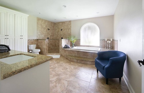 Denham Springs Casa | Spacious 3bedroom, sleeps 16, residential retreat