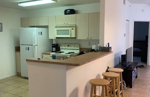 Iona Apartamento | Spacious 3bedroom apartment with fitness room pool jacuzzi in Fort Myers Florida
