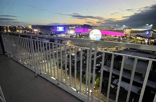 Paranaque Condominio | Spacious 3bedroom condo with AC and WiFi in awesome Mall of Asia Pasay City