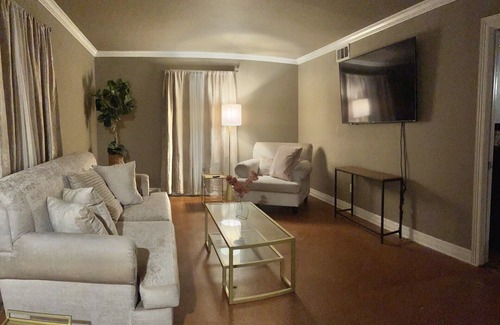 Shreveport Casa | Spacious 3Bedroom Home Perfect for Families & Remote Work w/ views of Cross Lake