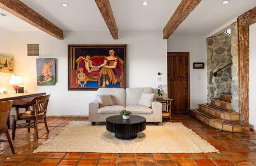 Fernwood Casa | Spacious 3BR 2BA House in Topanga with Nature Views and Modern Amenities