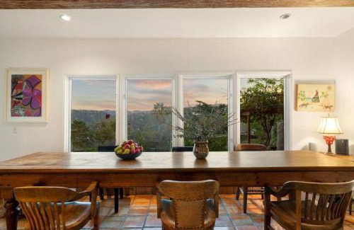 Fernwood Casa | Spacious 3BR 2BA House in Topanga with Nature Views and Modern Amenities
