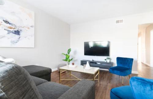 Del Aire Casa | Spacious 3BR/2BA Near LAX and SoFi Stadium