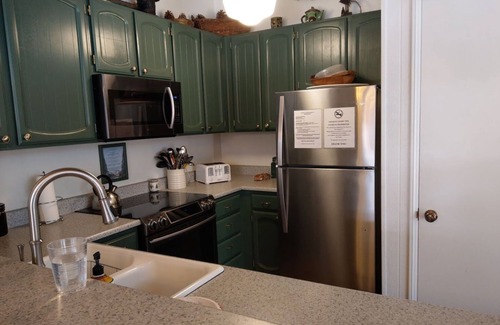 Mammoth Lakes Condominio | Amplio 3br / 2. 25Ba, Att. Garaje-1515 SF, WIFI, bañera de hidromasaje, televisores planos, capacidad para 8 *