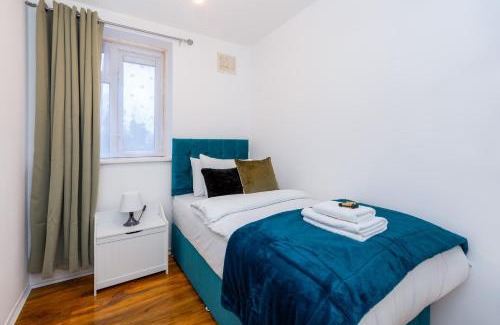 Penge Apartamento | Spacious 3BR, 5min Penge St, Crystal Palace Park