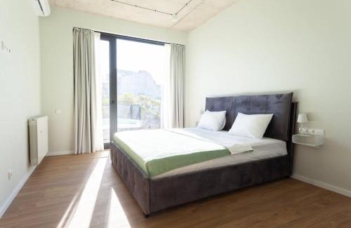Old Tbilisi Apartamento | Spacious 3BR Apartment With 2 Balconies in Old Tbilisi