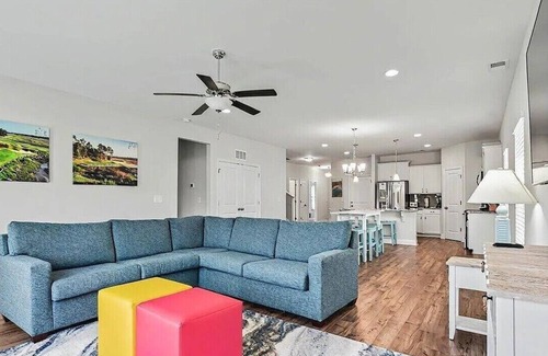 Ocean Isle Beach Casa | Spacious 3BR Coastal Getaway · Beach & Golf Nearby