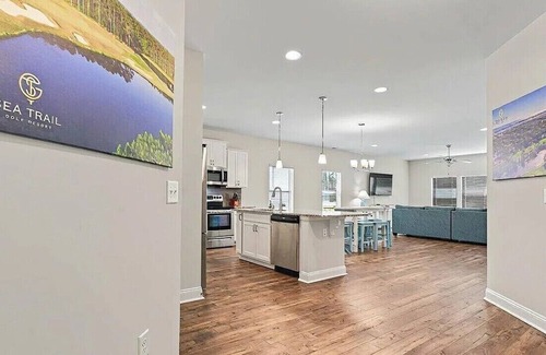 Ocean Isle Beach Casa | Spacious 3BR Coastal Getaway · Beach & Golf Nearby