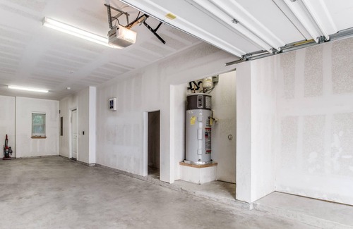North University Casa | Spacious 3BR CozySuites in Central Austin by UT 02