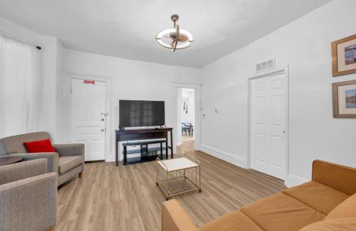 Mexicantown - Southwest Detroit Apartamento | Spacious 3BR Detroit Apt Sleeps 7 WiFi