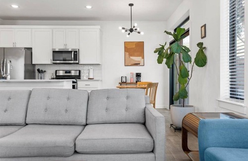Windsor Park Casa | Stunning 3BR Home in Desirable Austin Location