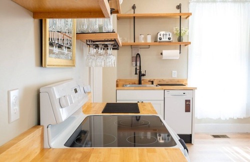 Beverly Condominio | *Spacious Charming 3BR|Salem+Beverly|Parking