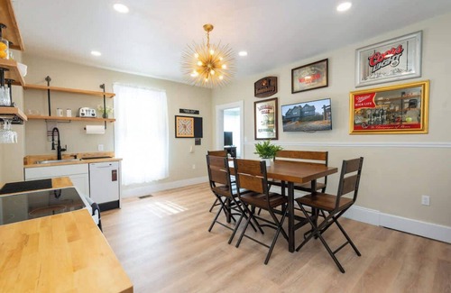 Beverly Condominio | *Spacious Charming 3BR|Salem+Beverly|Parking