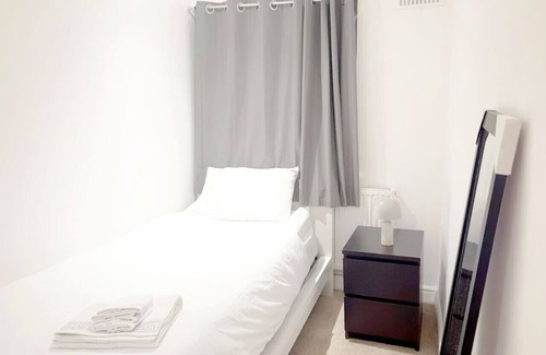 London Borough of Ealing Apartamento | 3-Bed Home in Heathrow Easy Access to London