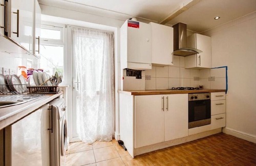 London Borough of Ealing Apartamento | 3-Bed Home in Heathrow Easy Access to London