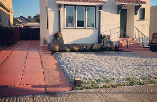 Oakland Casa | Spacious 3BR Home + Private 2BR Guest house – Ideal for Groups