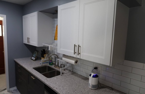 Warren Casa | Spacious 3BR Home/Smart TVs, Stocked Kitchen & Family Comfort