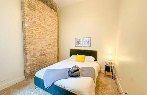 Near South Side Apartamento | Spacious 3BR in South Loop 420 Friendly Near McCormick Place, Soldier Field and Lake Front