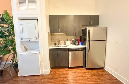 Near South Side Apartamento | Spacious 3BR in South Loop 420 Friendly Near McCormick Place, Soldier Field and Lake Front