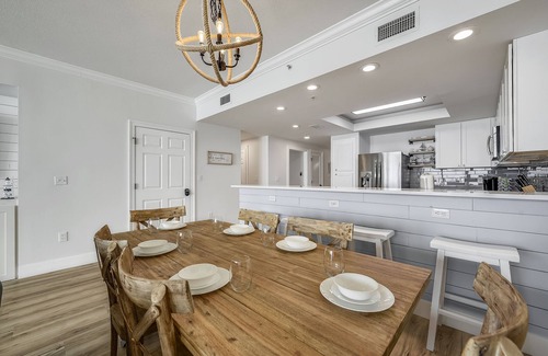 Panama City Beach Condominio | Spacious 3BR Beachfront Retreat – Garage, Balcony, Gourmet Kitchen & Sleeps 11