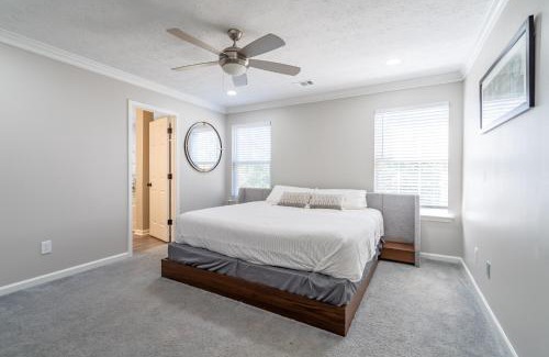 Lithia Springs Casa | Spacious 3BR with Game Room and Fenced Yard Near Six Flags and Braves