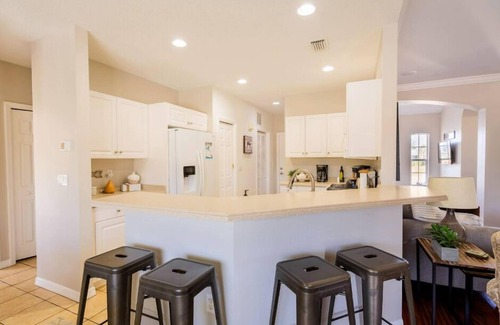 Braden River Casa | Spacious 4/2 with pool/spa near Myakka Park 30 min from Beaches