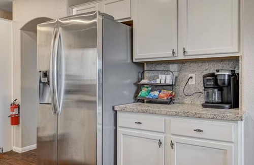North Las Vegas Casa | Spacious 4 BD Home with Games!