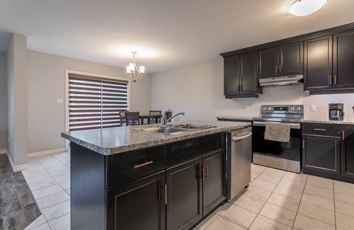 Ingersoll Casa | Spacious 4 BDR family-friendly house in Ingersoll