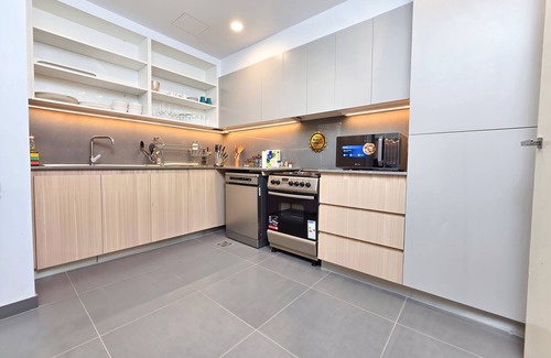 Kirkos Apartamento | Spacious 4 bdr for family/group