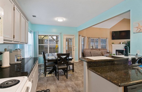 Savannah Casa | Spacious 4 Bedrooms with PRIVATE POOL & enclosed PATIO between Downtown & Tybee