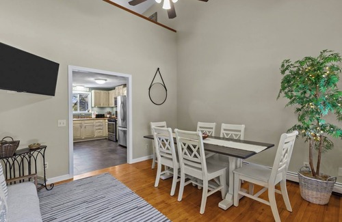 Bristol Casa | Spacious 4 Bed & 3 Full Bath Home in Bristol, RI - 300ft from the water