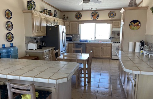 Las Conchas Casa | Spacious 4 bed 4 bath house with ocean views