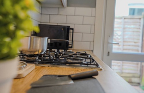 Shortlands Casa | Spacious 4 Bed Central Property w/ Free Parking and Garden Dining