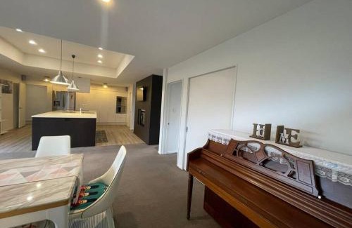 Halswell Casa | Spacious 4 Bed Family Home