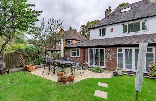 Moseley Casa | Spacious 4-Bed Family Home with Garden Parking Pass the Keys