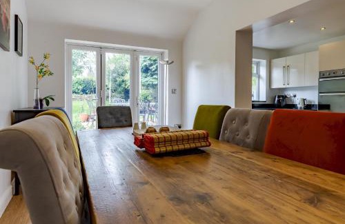 Moseley Casa | Spacious 4-Bed Family Home with Garden Parking Pass the Keys