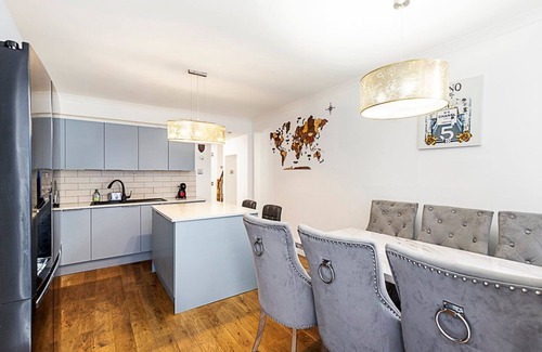 Aldgate Casa | Spacious 4-Bed House near Liverpool St