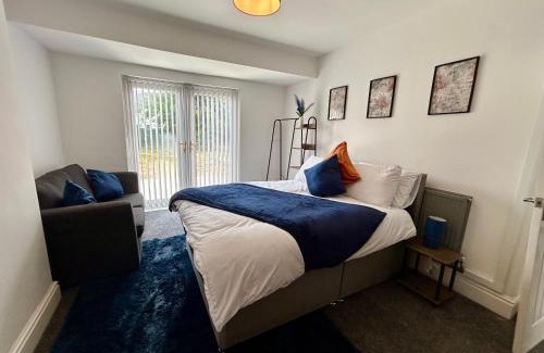 Hull Casa | Spacious 4-Bed House Parking Ideal for Contractors