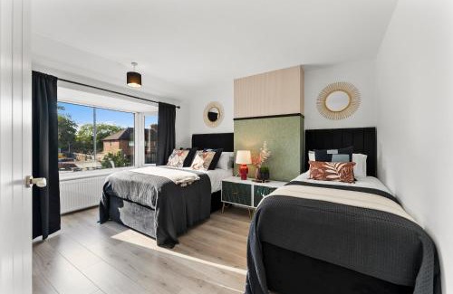 Cambridge Casa | Spacious 4 Bed In Cambridge - Garden - Games Room