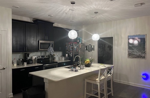 Orlando Casa | Spacious 4-bed townhome with AC. Beautiful resort style pool and fitness center