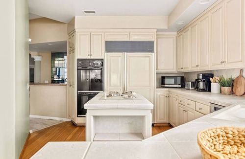 Bolsa Chica-Heil Casa | Spacious 4-bedroom house in awesome Huntington Beach with Pool/Park/Games